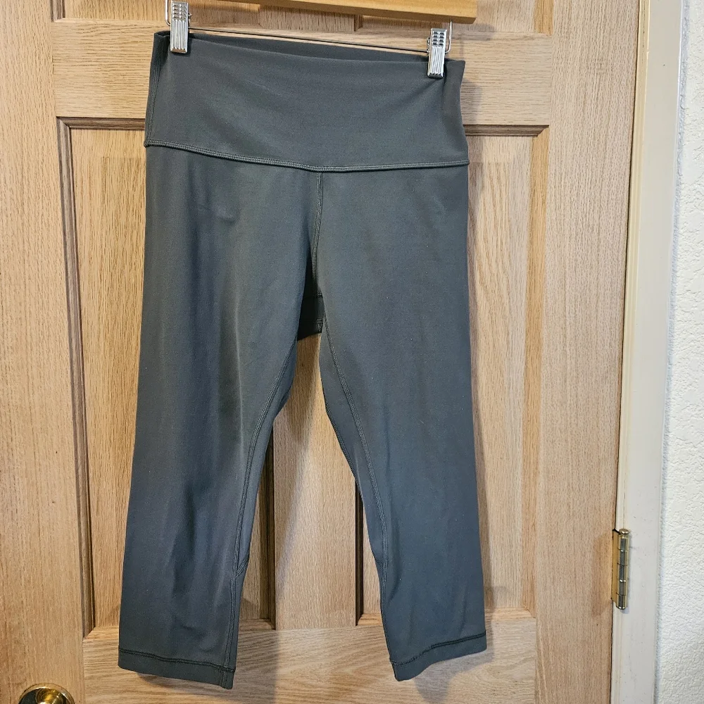 Size 8 Lululemon Greyish High-Waisted Capri Leggings